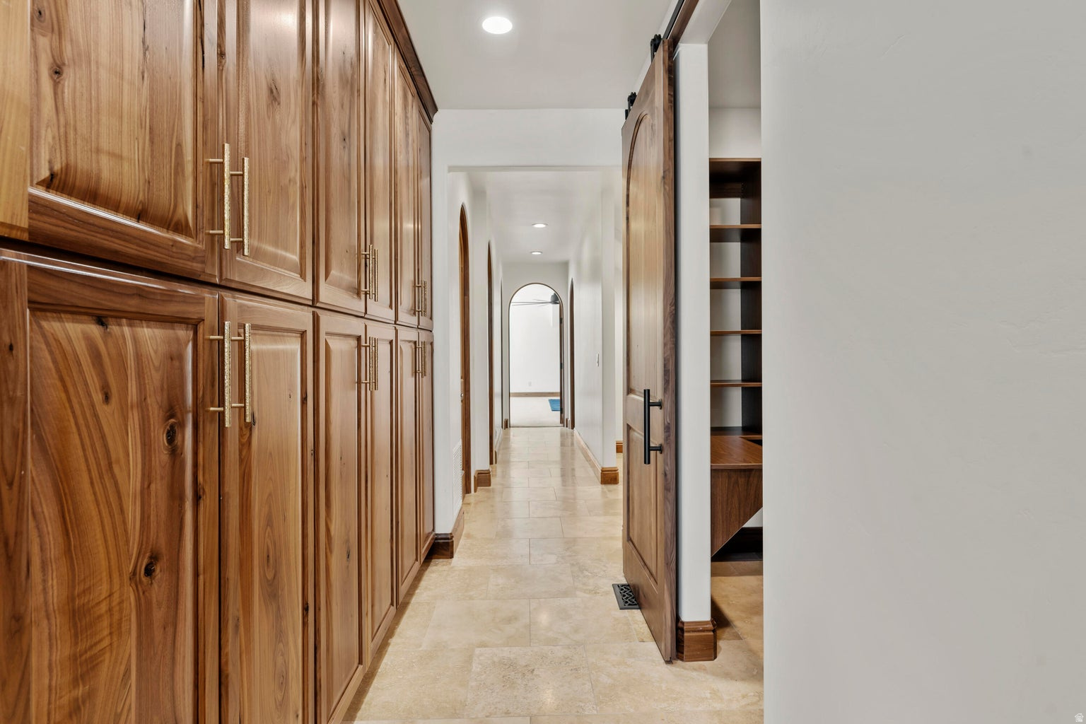 BLOOMINGTON RANCHOS - Residential