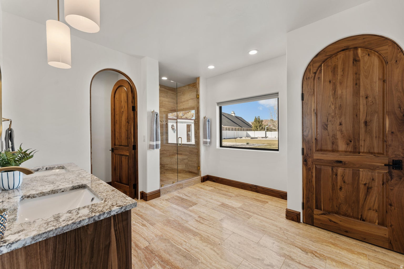 BLOOMINGTON RANCHOS - Residential