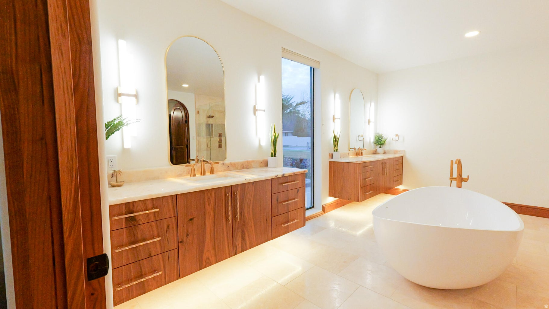 BLOOMINGTON RANCHOS - Residential