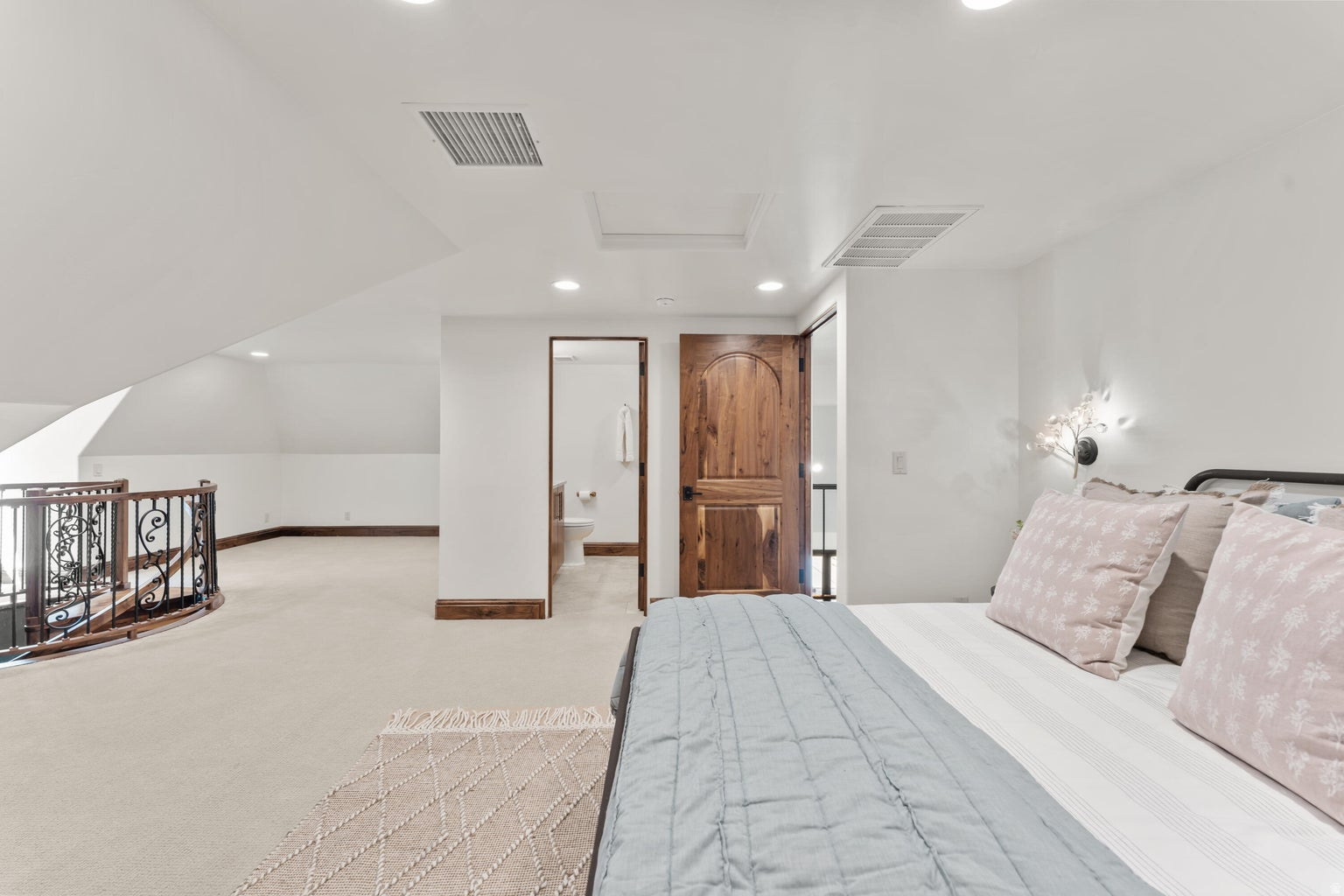 BLOOMINGTON RANCHOS - Residential