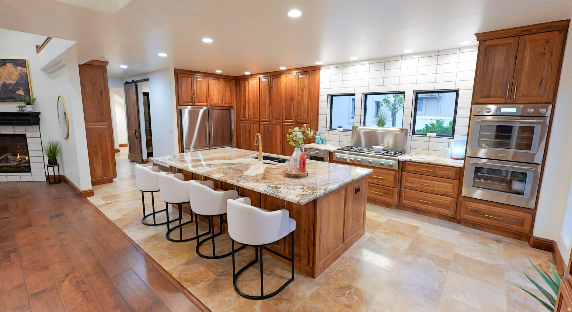 BLOOMINGTON RANCHOS - Residential