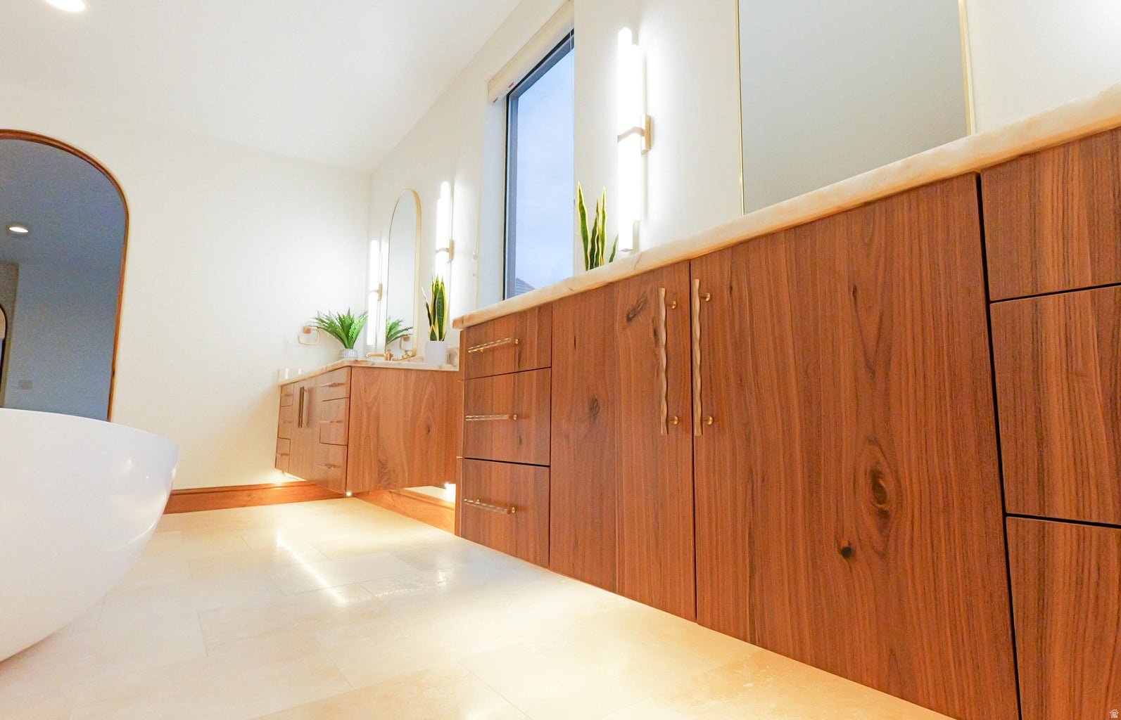 BLOOMINGTON RANCHOS - Residential