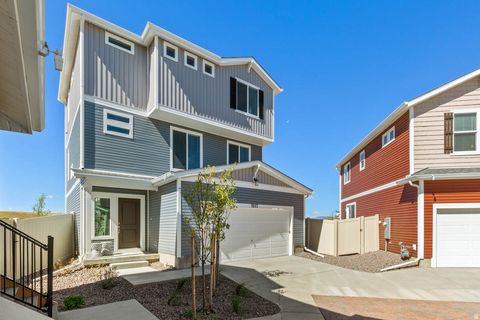 Tiny photo for 473 E KANAB CREEK DR, Saratoga Springs, UT 84045 (MLS # 2141141)