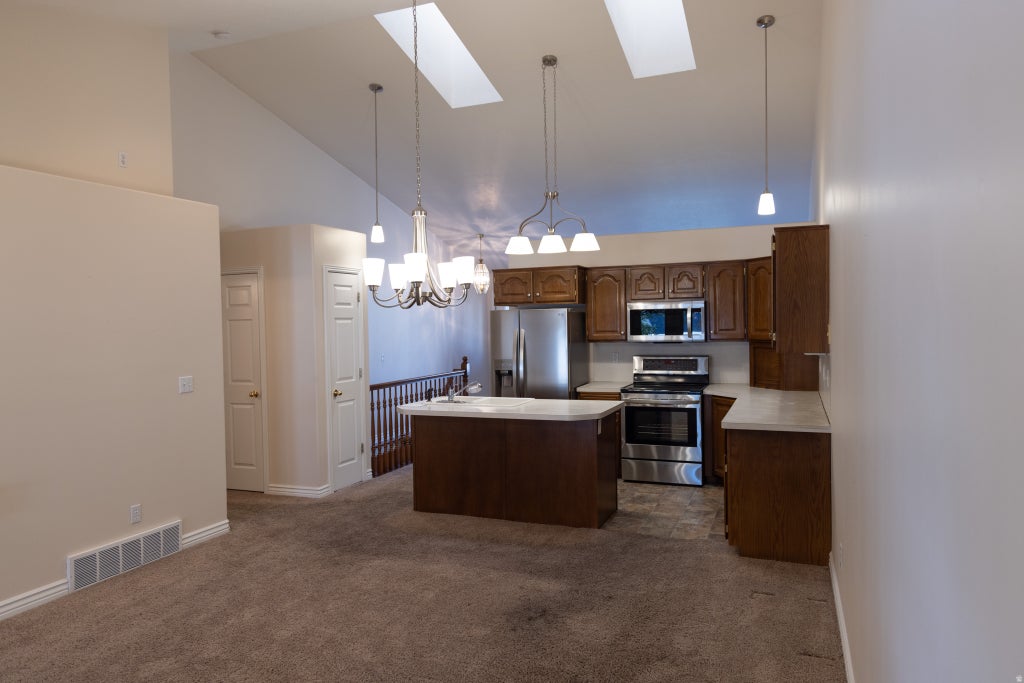 Photo of 980 BROOK HAVEN DR, Kaysville, UT 84037 (MLS # 2165084)