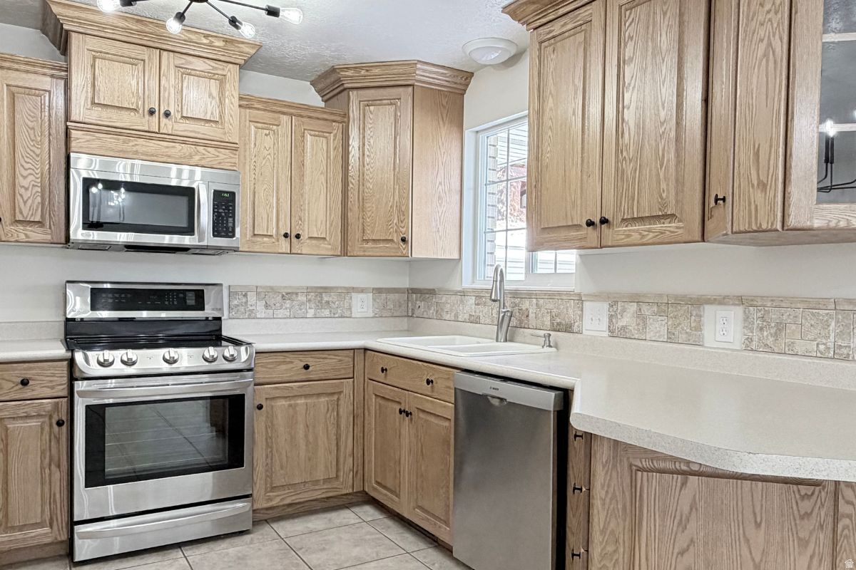 TAYLOR ESTATES - Residential