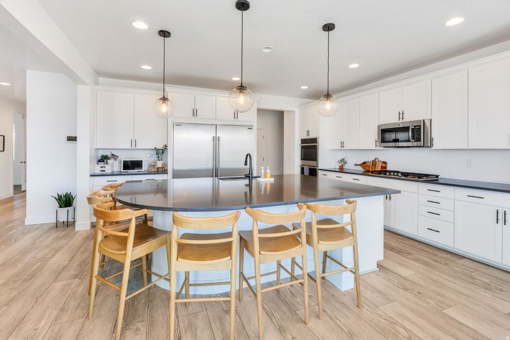 Photo of 2022 N WILD HYACINTH DR, Saratoga Springs, UT 84045 (MLS # 2165814)