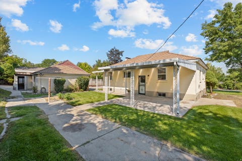 Tiny photo for 3139 S CRESTVIEW CIR W, Bountiful, UT 84010 (MLS # 2176697)