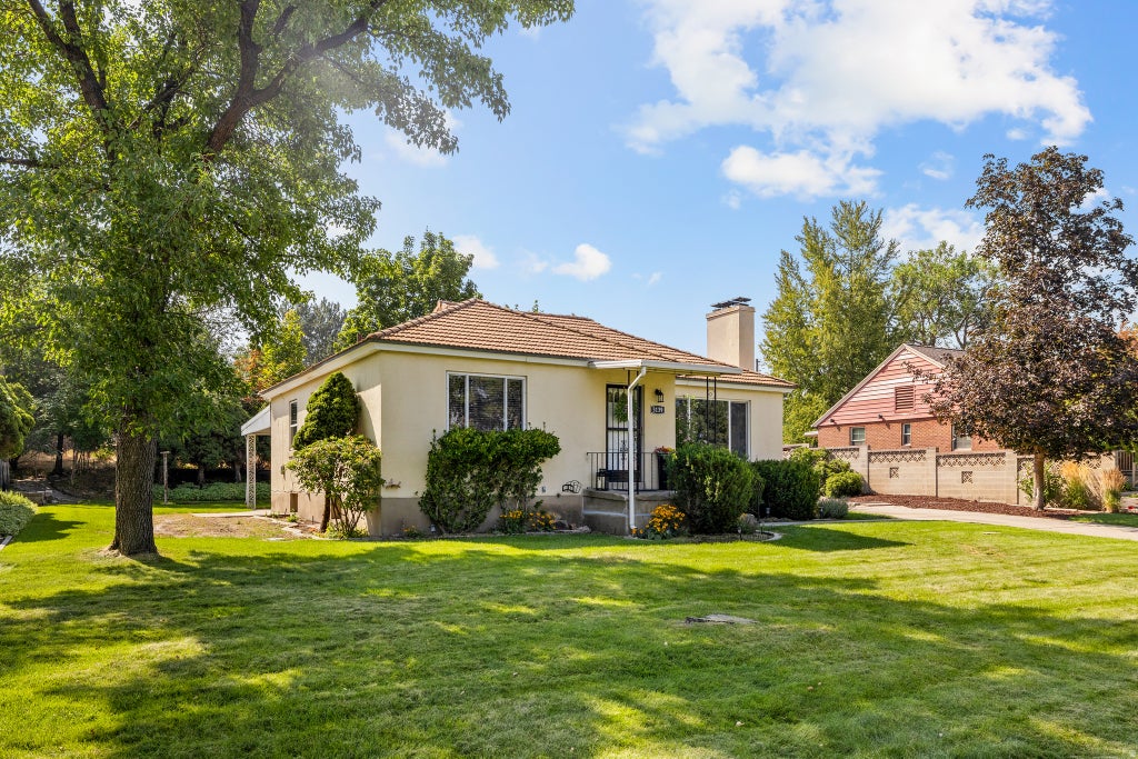 Photo of 3139 S CRESTVIEW CIR W, Bountiful, UT 84010 (MLS # 2176697)