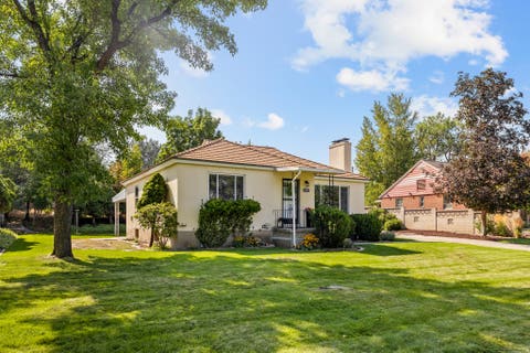 Tiny photo for 3139 S CRESTVIEW CIR W, Bountiful, UT 84010 (MLS # 2176697)