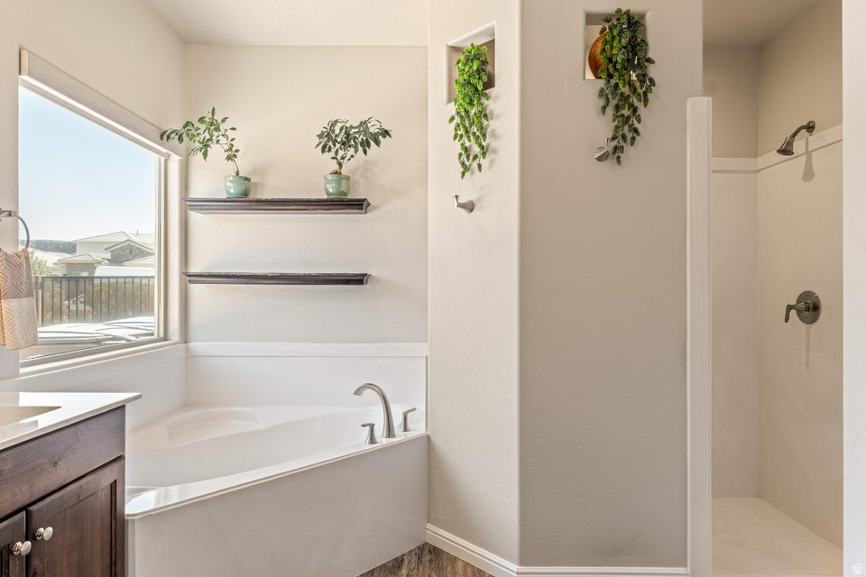 REDWOOD ESTATES PH 3 - Residential