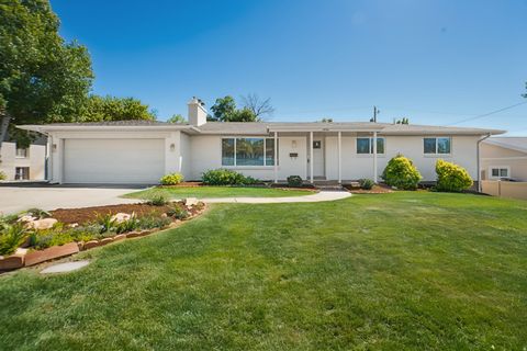 Photo of 1934 E SEVERN DR, Holladay, UT 84124 (MLS # 2156221)