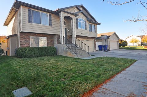 Tiny photo for 935 LONGLEAF DR, North Salt Lake, UT 84054 (MLS # 2120893)