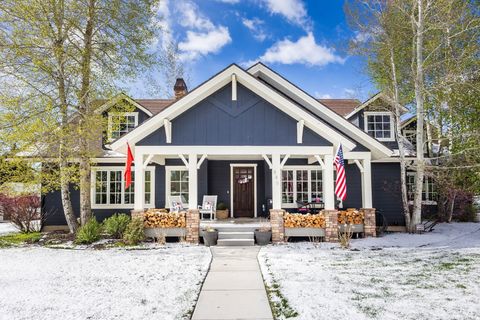 Photo of 846 E DUTCH VIEW CT, Midway, UT 84049 (MLS # 2153259)