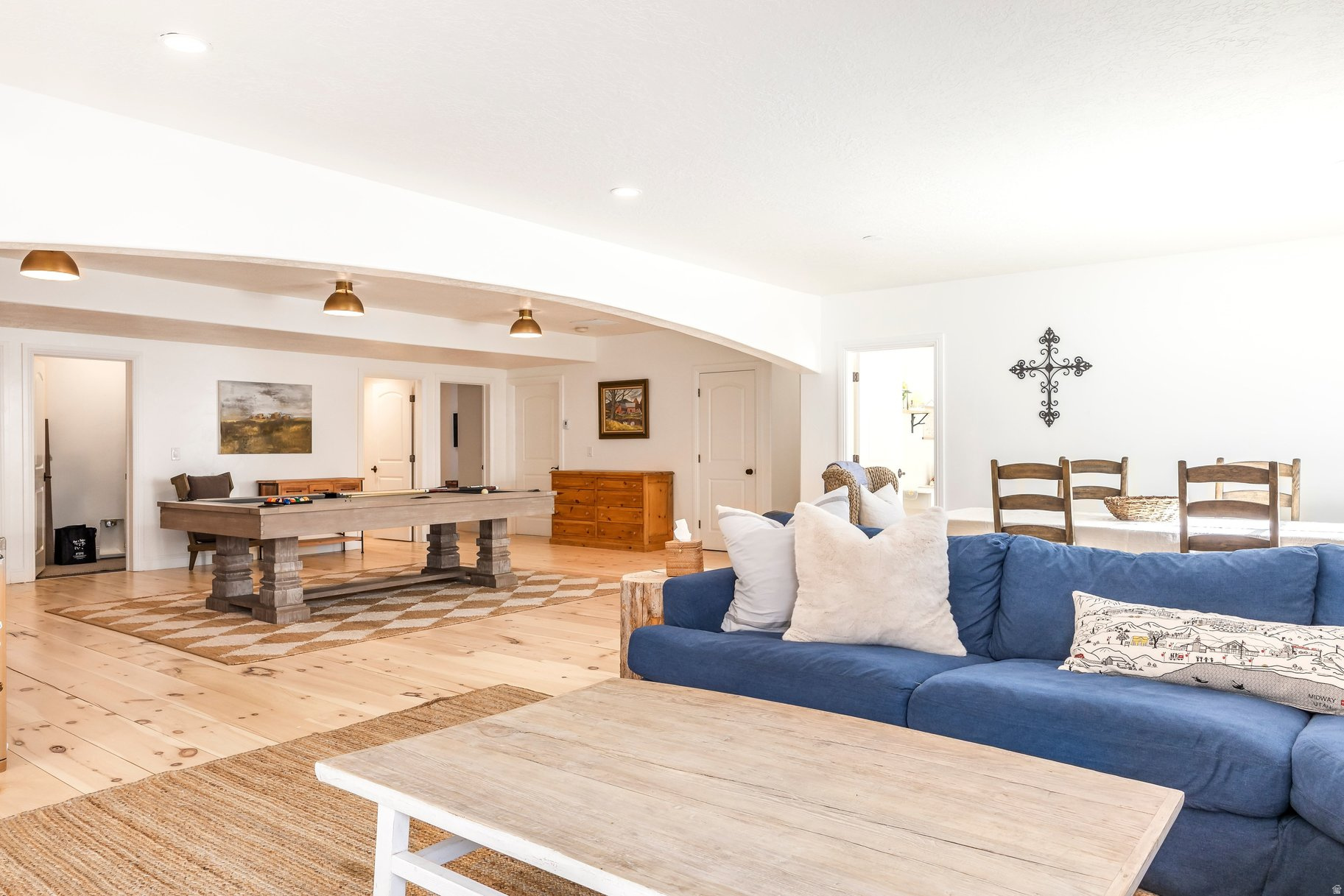 DUTCH FIELDS - Residential