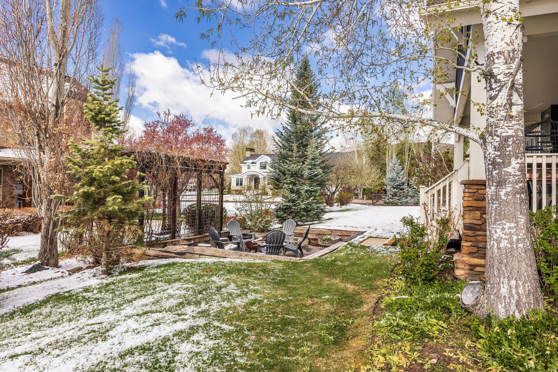 DUTCH FIELDS - Residential