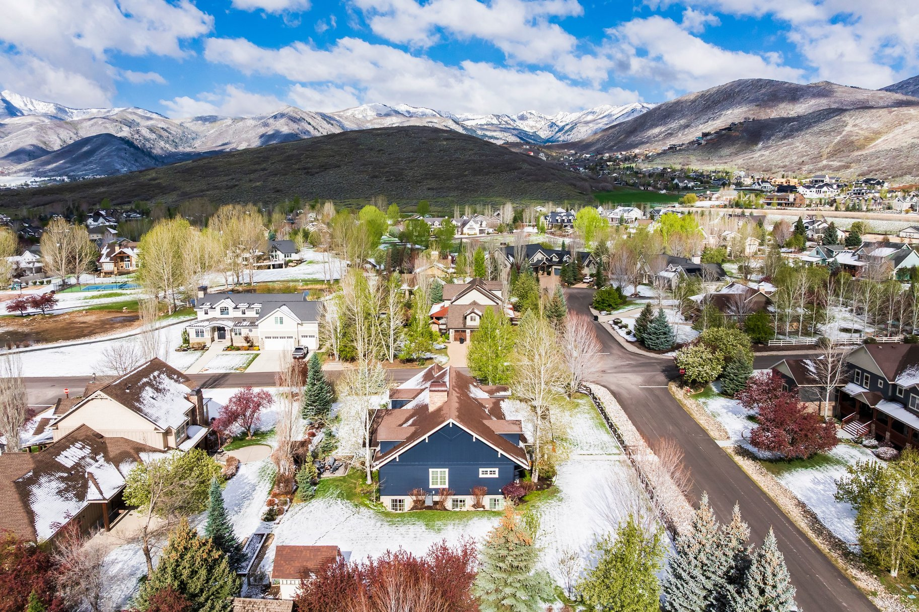 DUTCH FIELDS - Residential