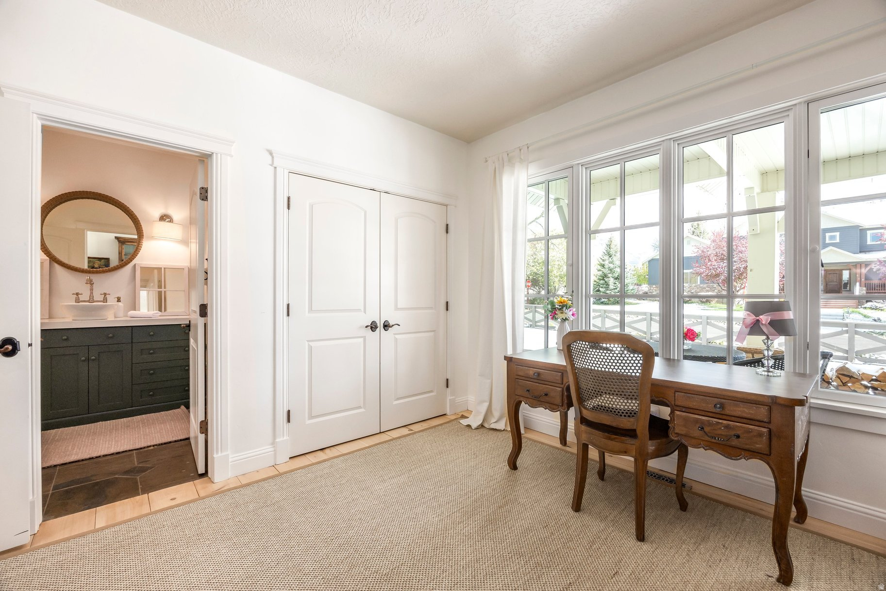 DUTCH FIELDS - Residential