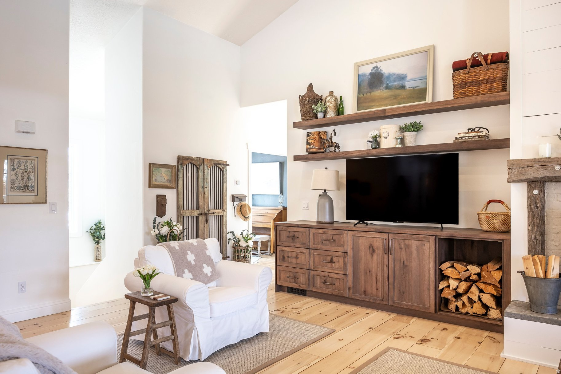 DUTCH FIELDS - Residential