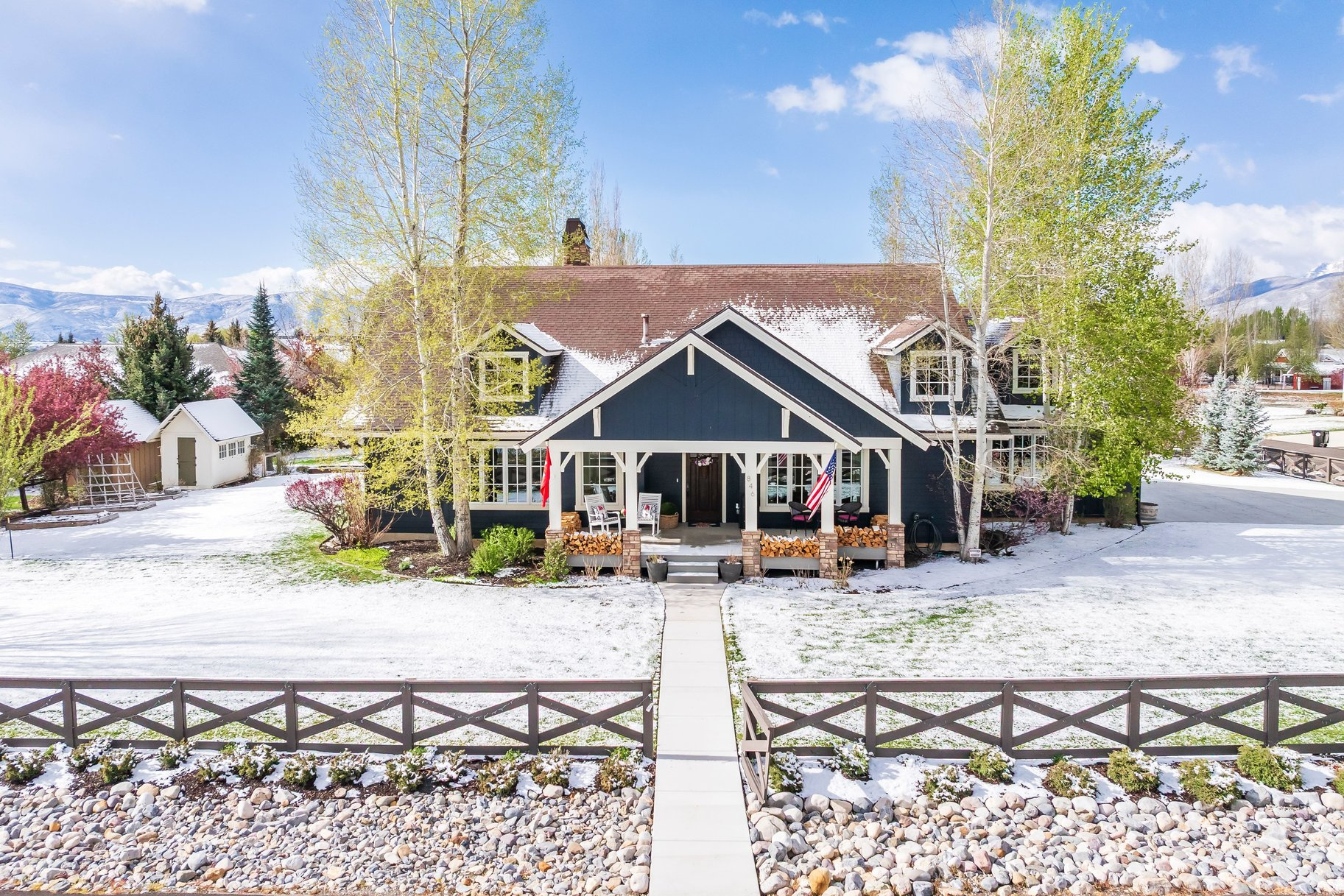 DUTCH FIELDS - Residential