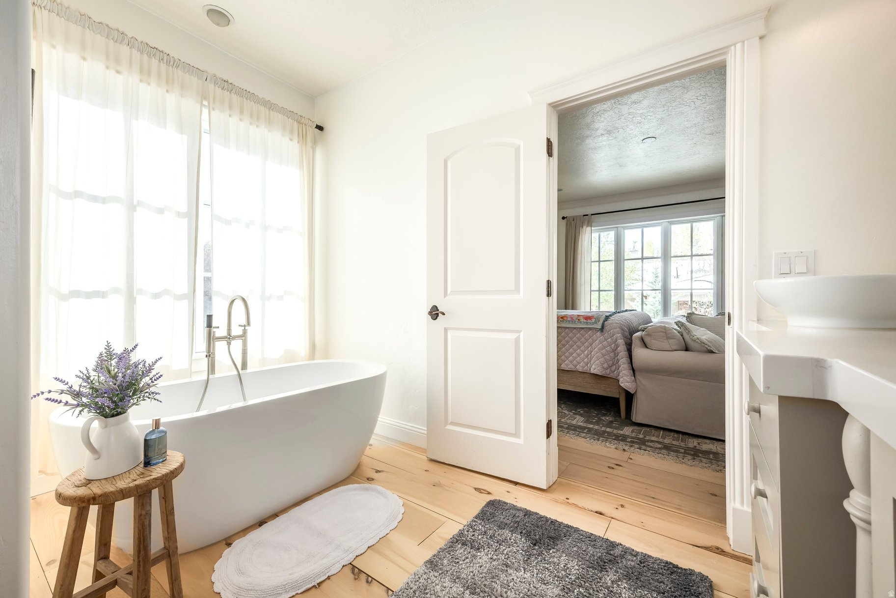 DUTCH FIELDS - Residential