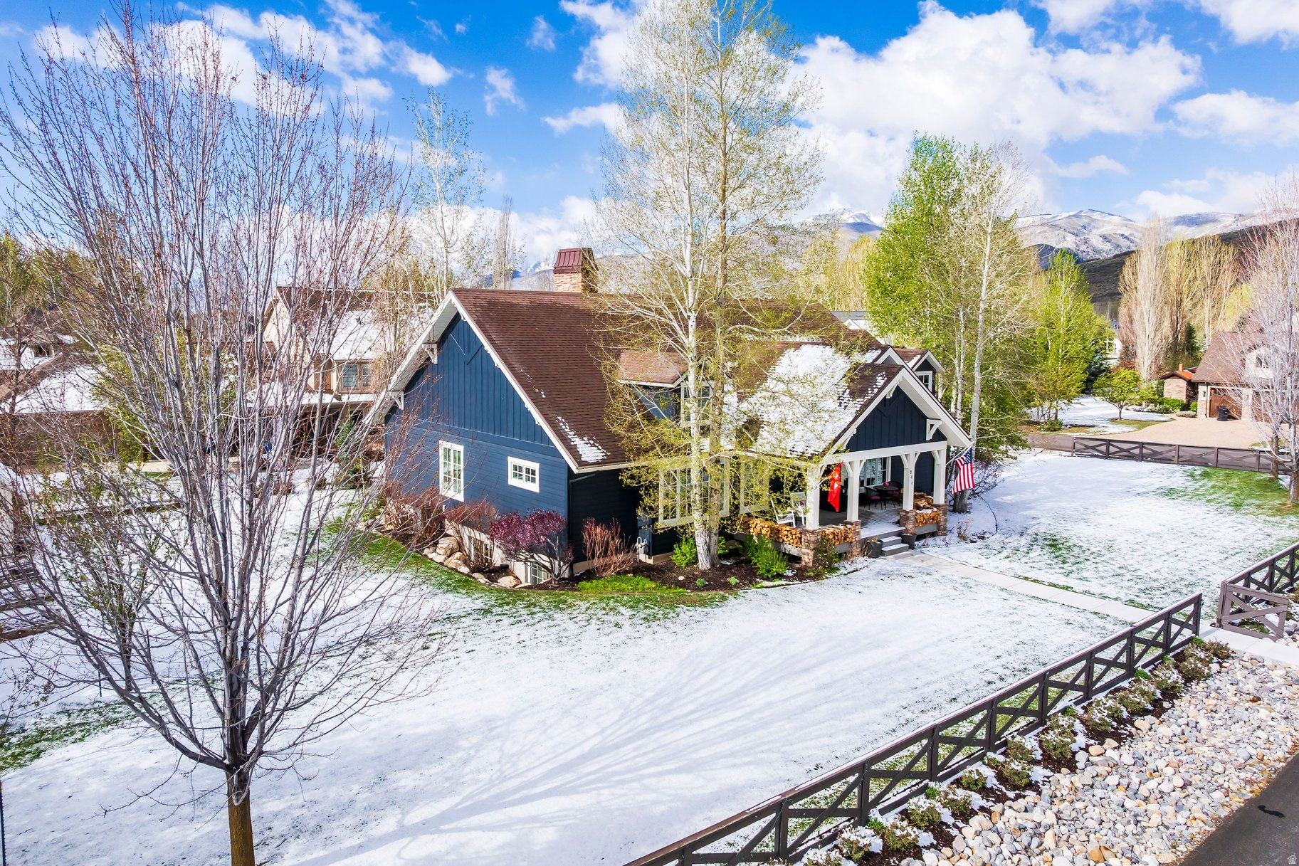 DUTCH FIELDS - Residential