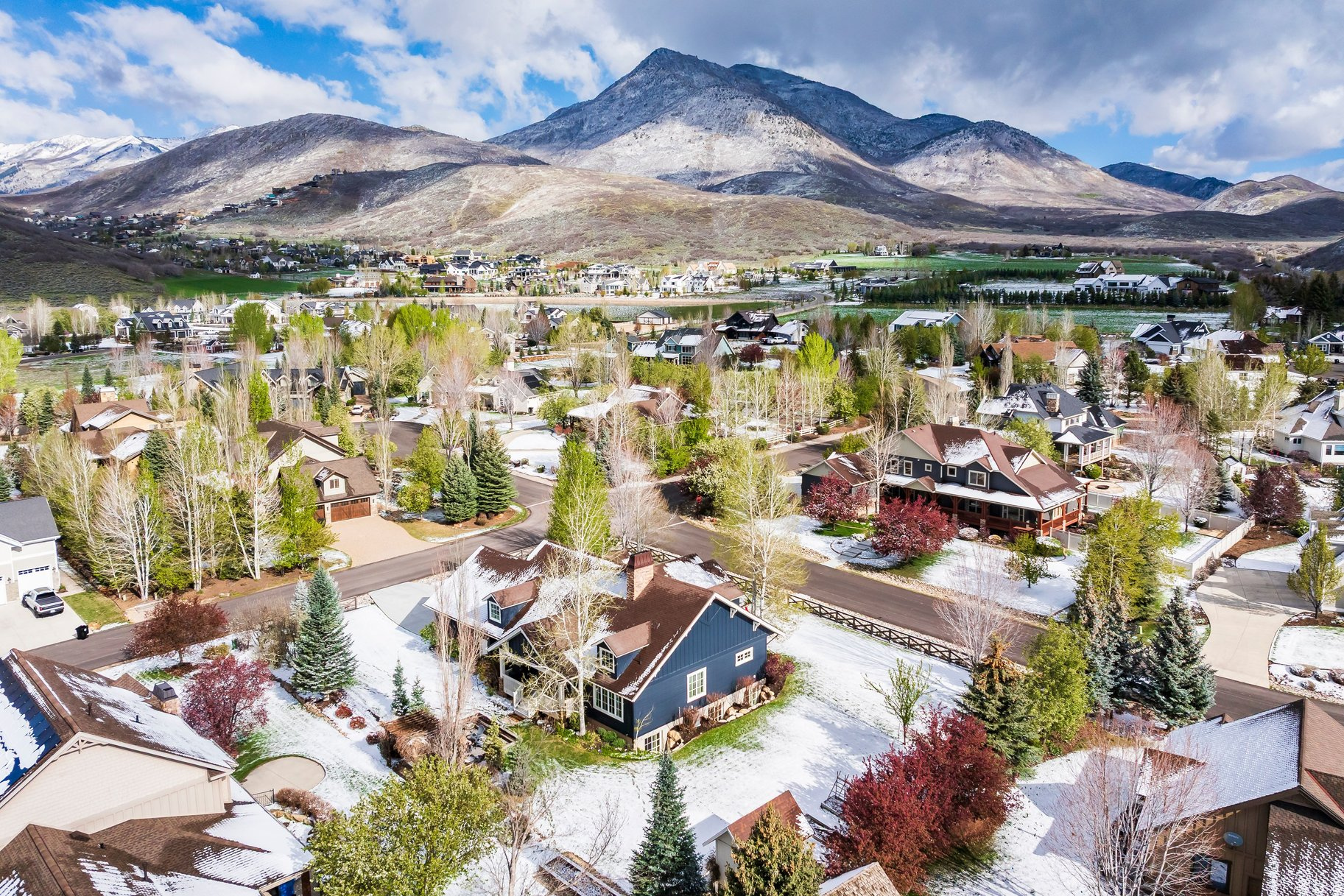 DUTCH FIELDS - Residential
