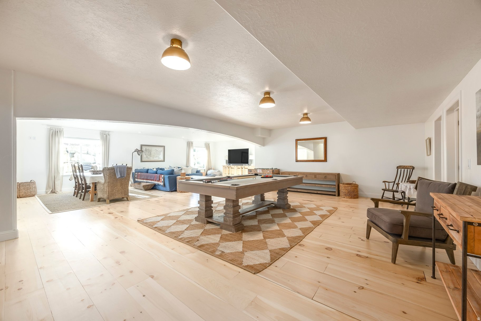 DUTCH FIELDS - Residential