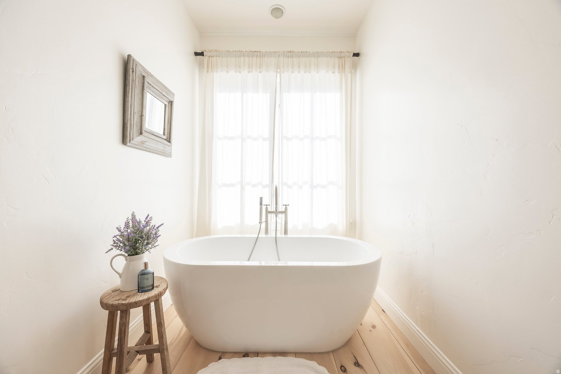 DUTCH FIELDS - Residential