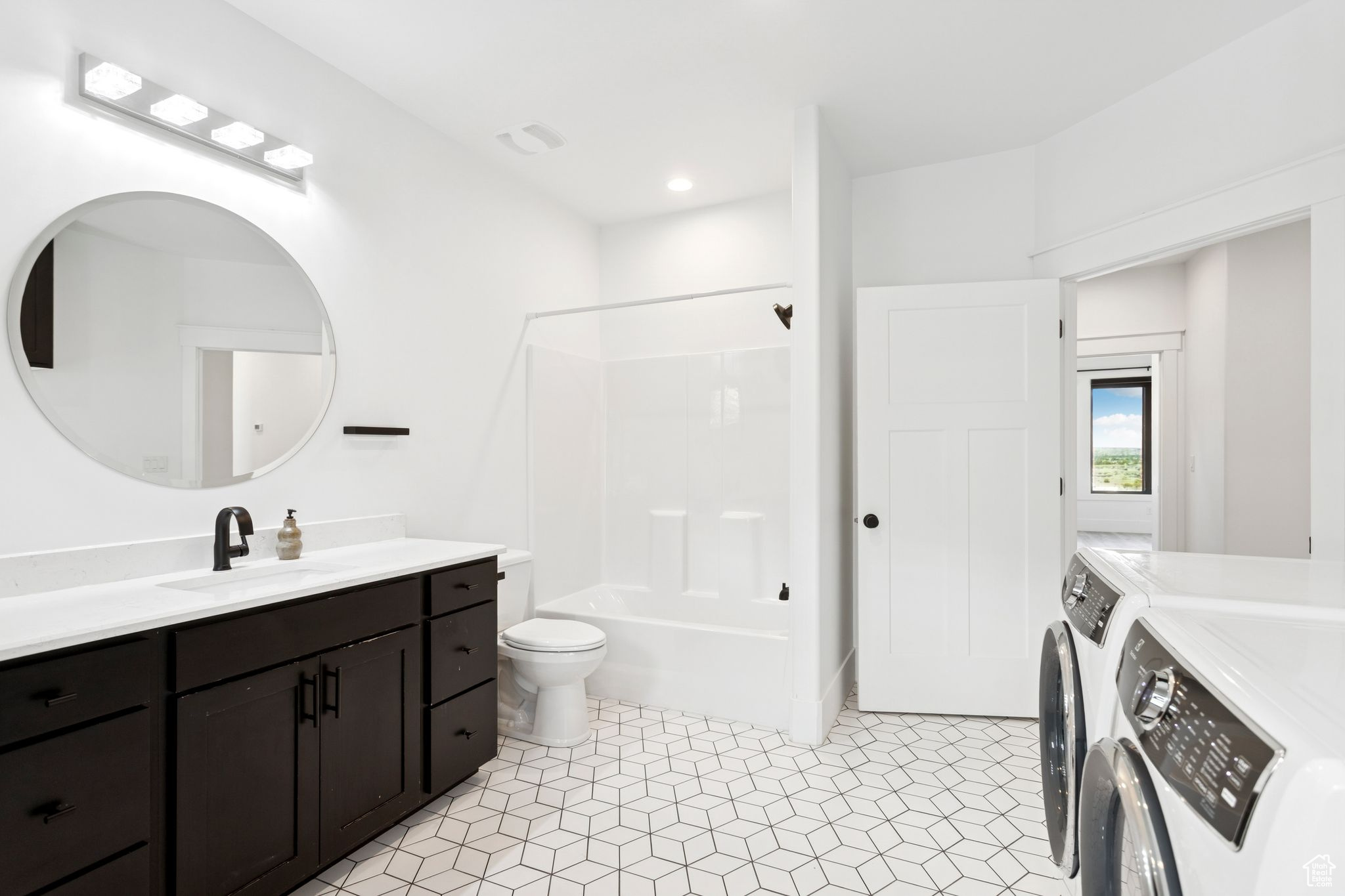 OAKRIDGE COVE - Residential