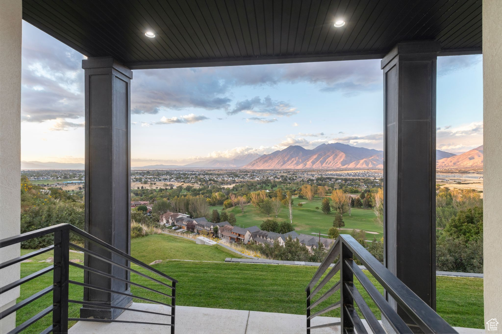 OAKRIDGE COVE - Residential