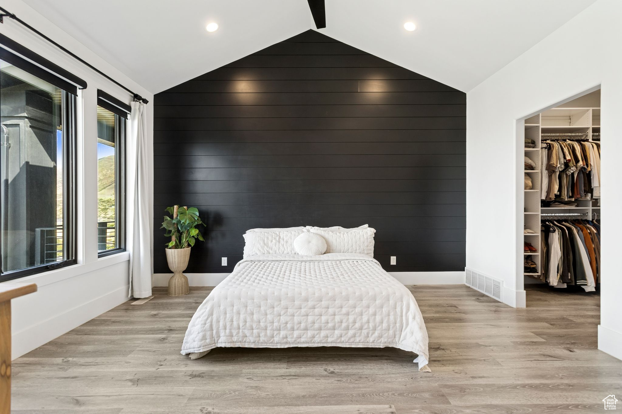 OAKRIDGE COVE - Residential