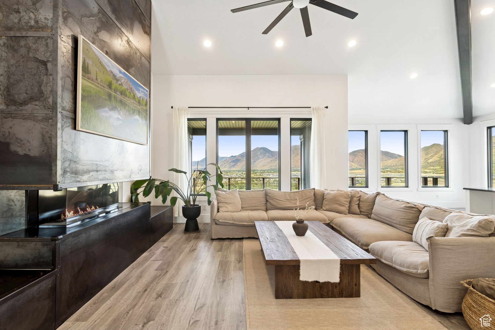 OAKRIDGE COVE - Residential