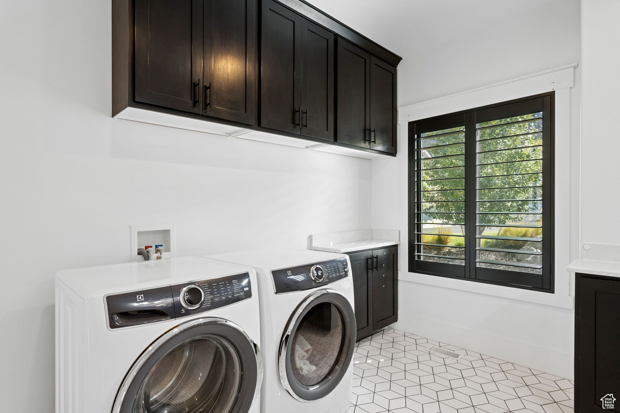 OAKRIDGE COVE - Residential