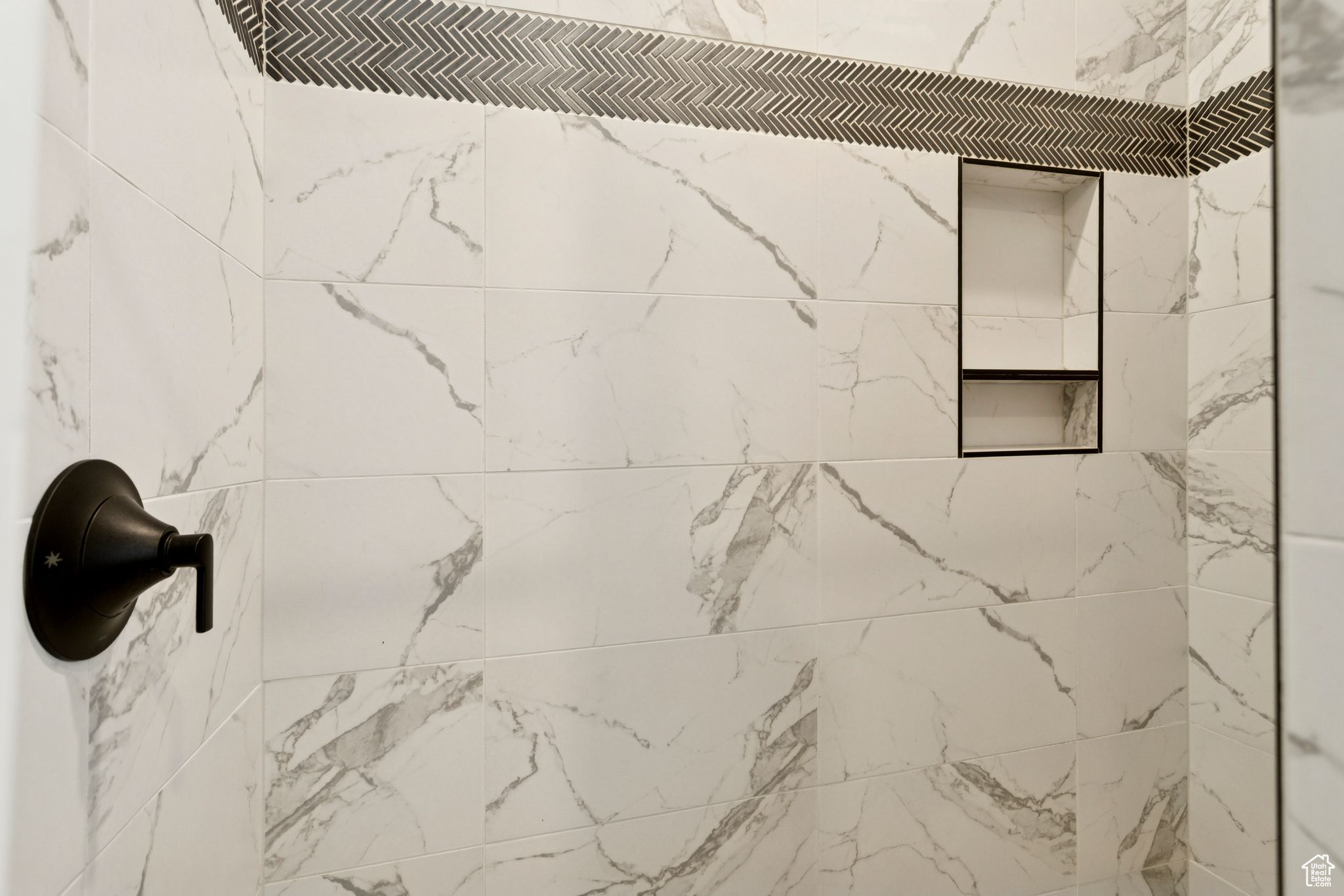 OAKRIDGE COVE - Residential