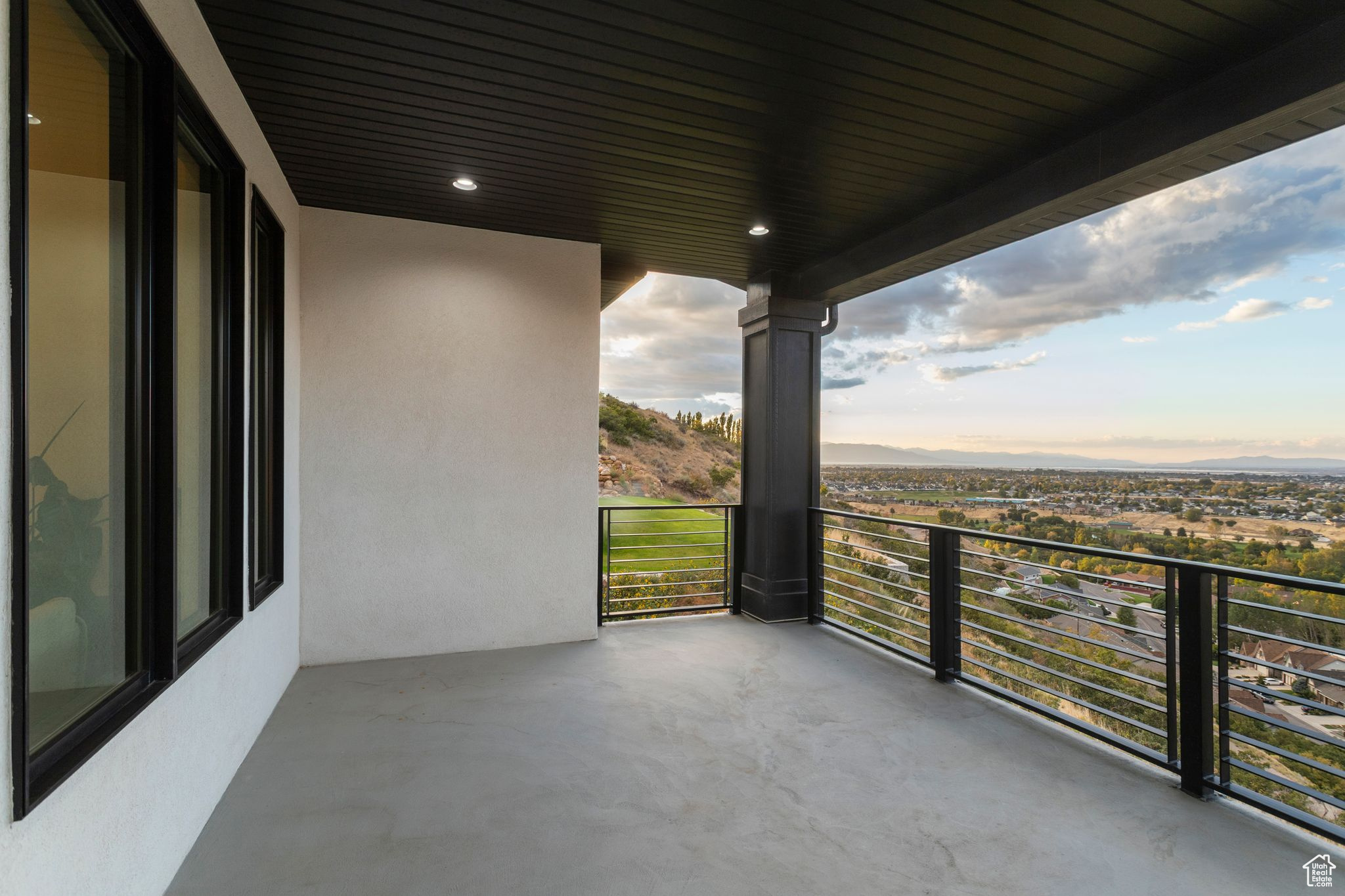 OAKRIDGE COVE - Residential