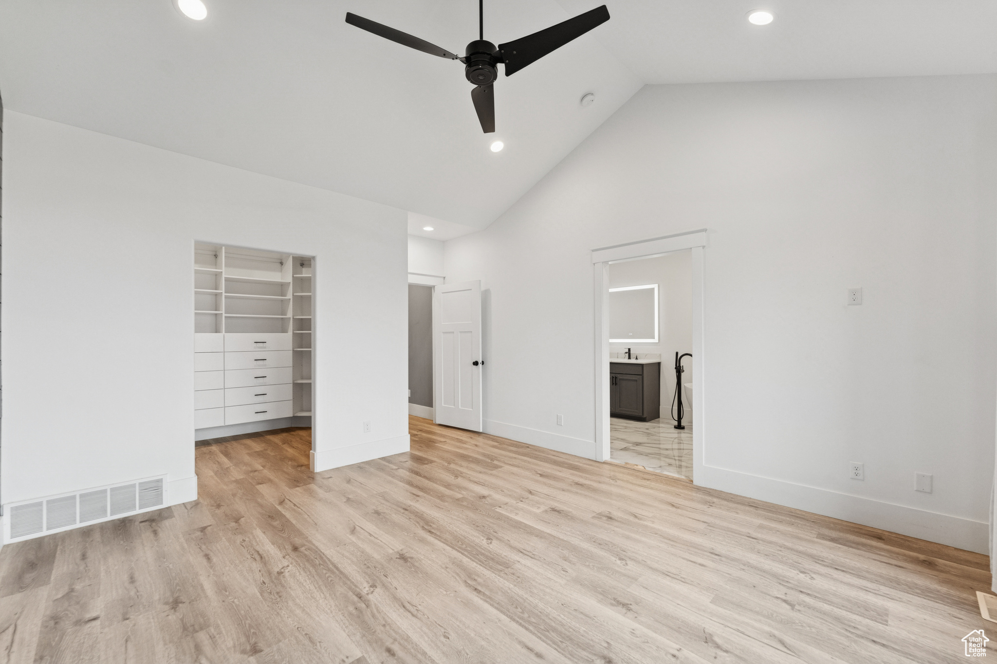 OAKRIDGE COVE - Residential