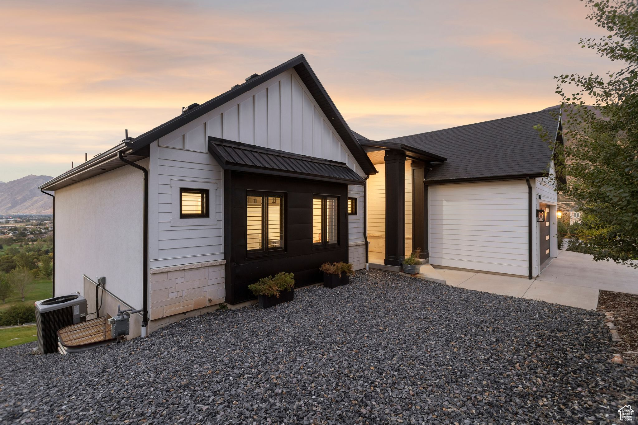 OAKRIDGE COVE - Residential