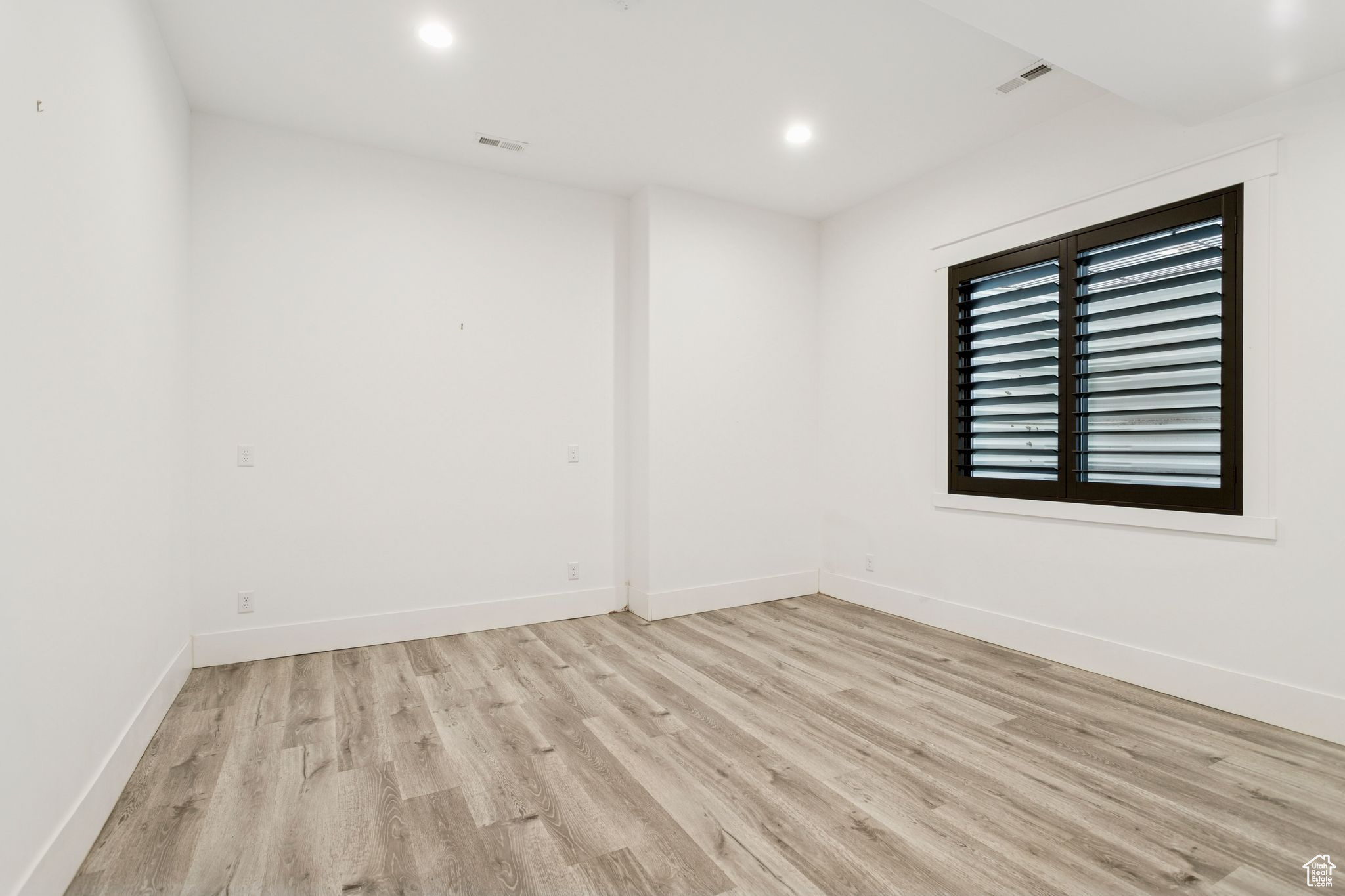 OAKRIDGE COVE - Residential