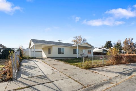 Photo of 4551 W 4925 S, Kearns, UT 84118 (MLS # 2124219)