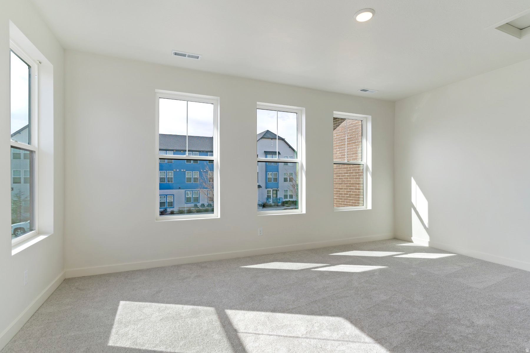 DAYBREAK - Residential