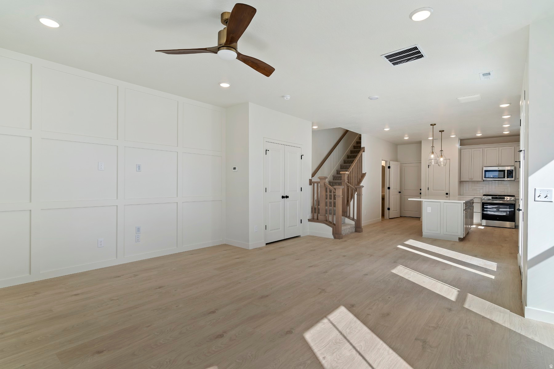 DAYBREAK - Residential