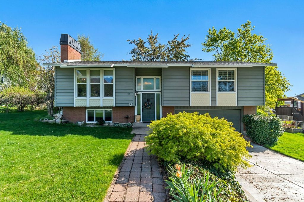 Photo of 98 E 700 S, Farmington, UT 84025 (MLS # 2155862)