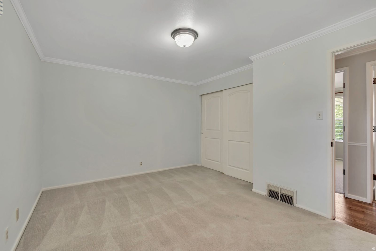 CONTINENTAL ESTATES - Residential