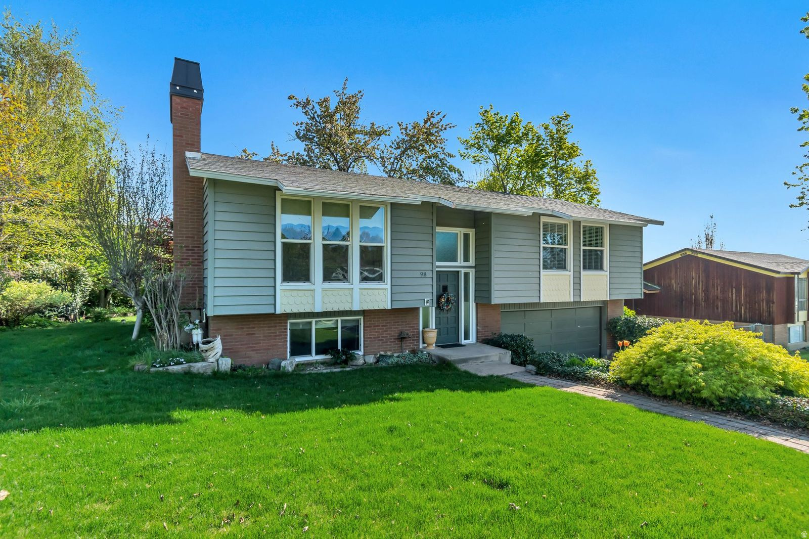 CONTINENTAL ESTATES - Residential