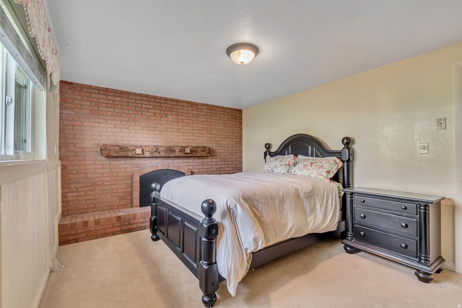 CONTINENTAL ESTATES - Residential