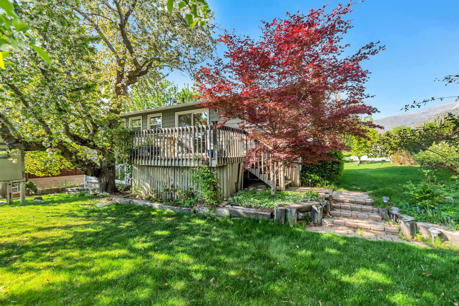 CONTINENTAL ESTATES - Residential
