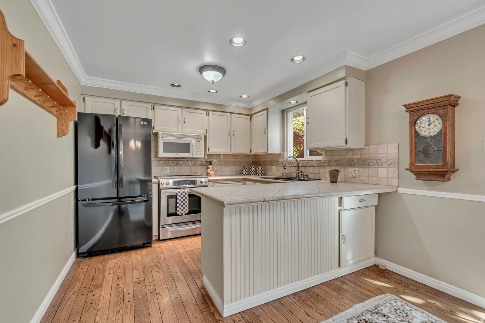 CONTINENTAL ESTATES - Residential