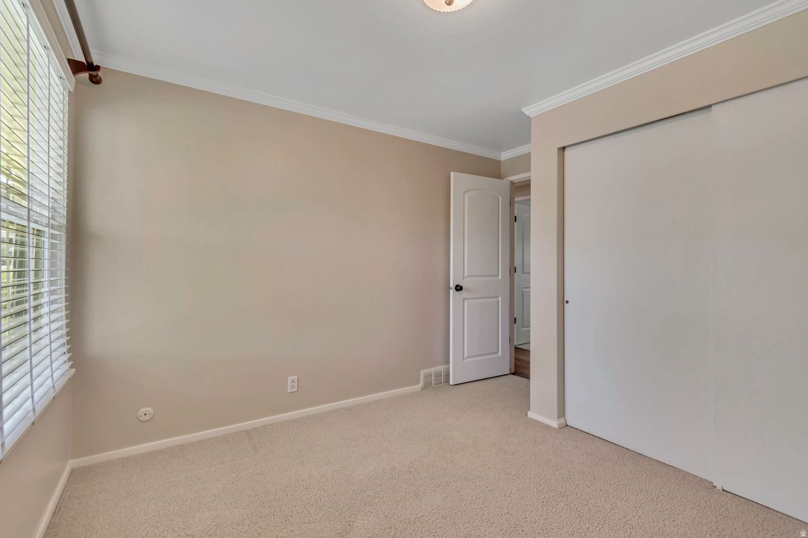 CONTINENTAL ESTATES - Residential