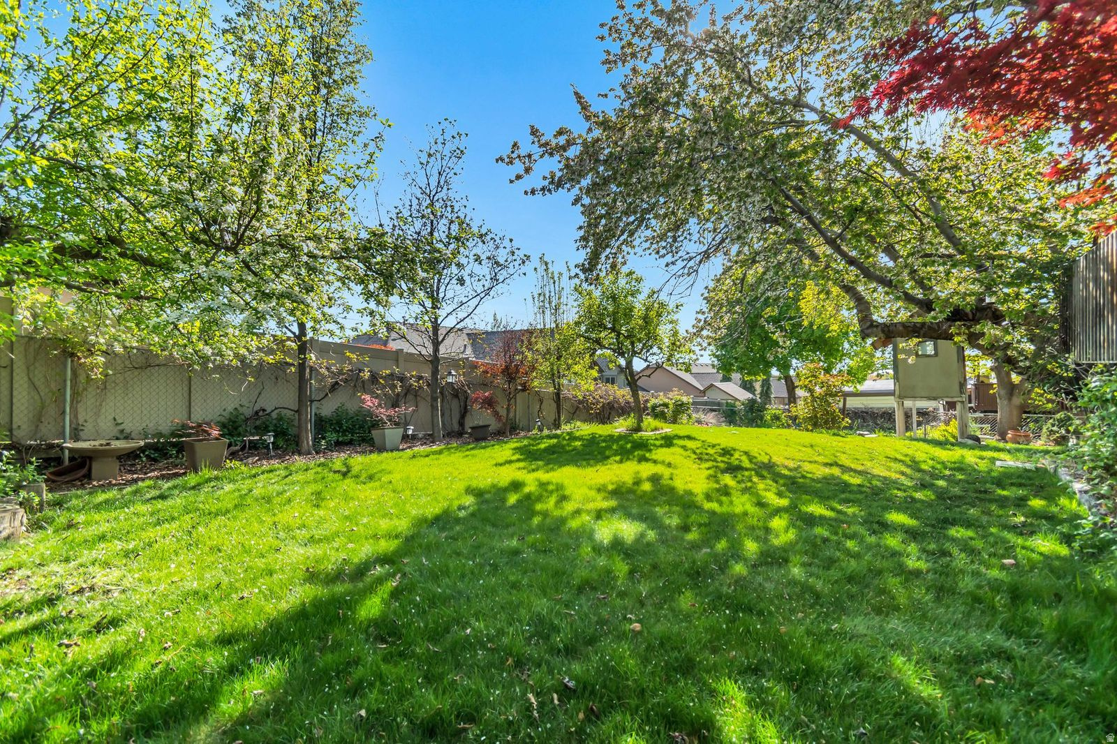 CONTINENTAL ESTATES - Residential