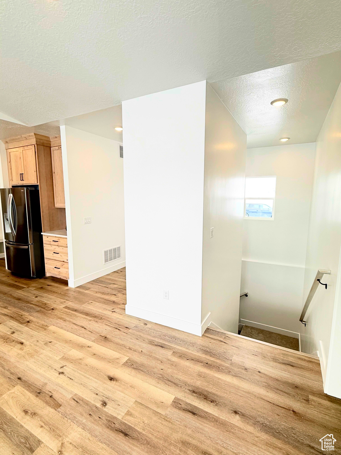 SMILING H - Residential